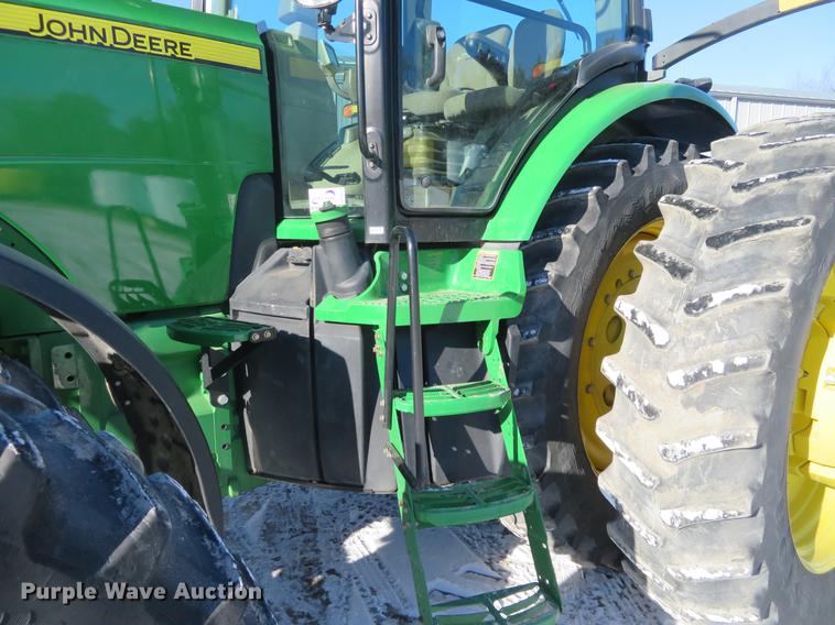 image for item DC0859 2011 John Deere 8285R MFWD tractor
