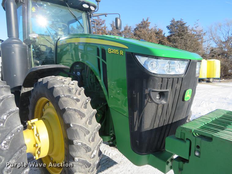 image for item DC0859 2011 John Deere 8285R MFWD tractor