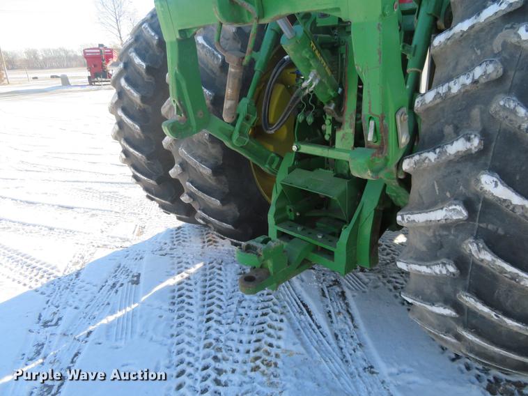 image for item DC0859 2011 John Deere 8285R MFWD tractor