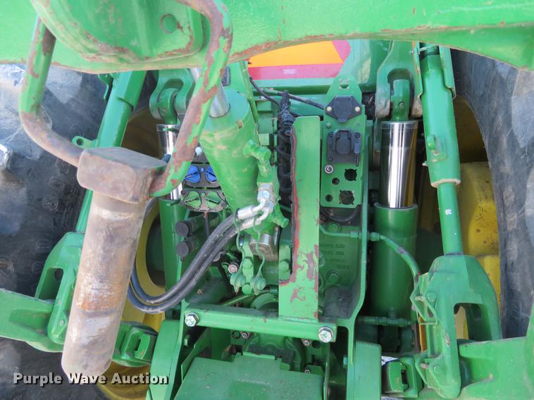 image for item DC0859 2011 John Deere 8285R MFWD tractor