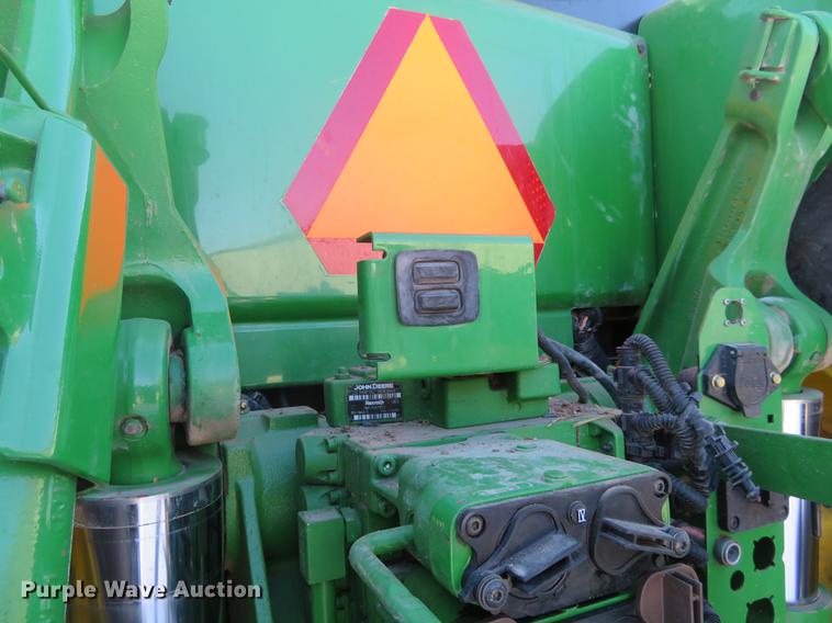 image for item DC0859 2011 John Deere 8285R MFWD tractor