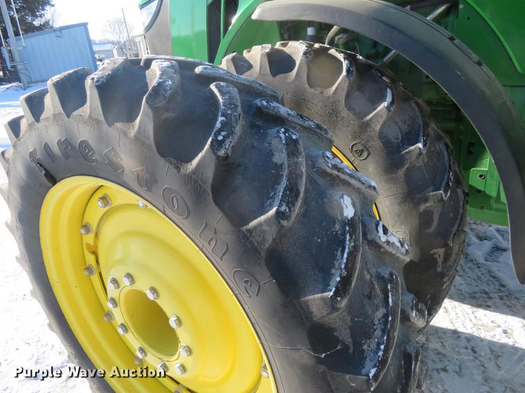 image for item DC0859 2011 John Deere 8285R MFWD tractor