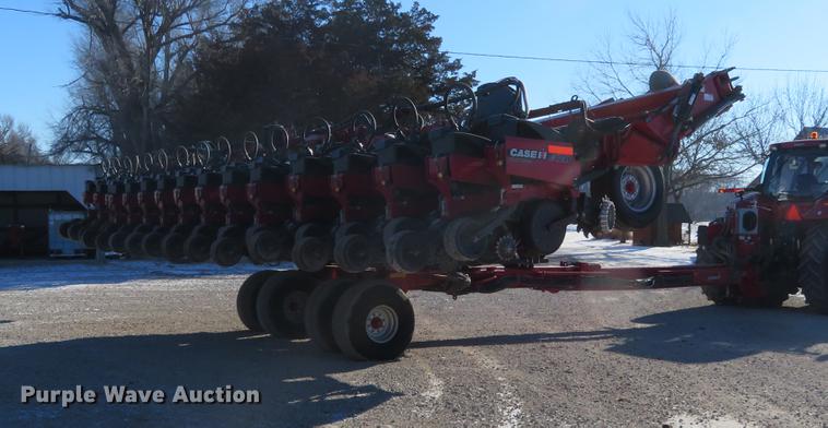 image for item DC0860 2012 Case IH 1240 Early Riser 16/31 split row planter