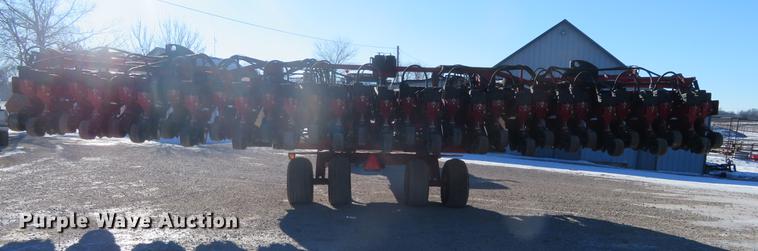 image for item DC0860 2012 Case IH 1240 Early Riser 16/31 split row planter