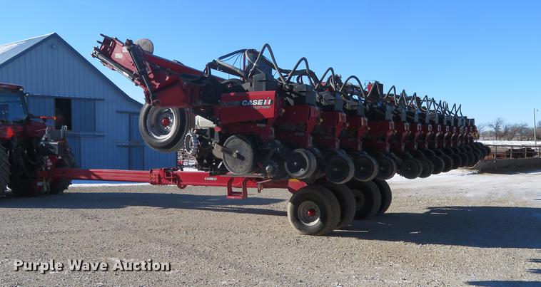 image for item DC0860 2012 Case IH 1240 Early Riser 16/31 split row planter