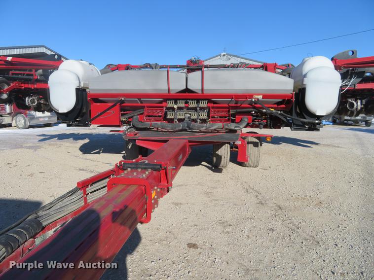 image for item DC0860 2012 Case IH 1240 Early Riser 16/31 split row planter