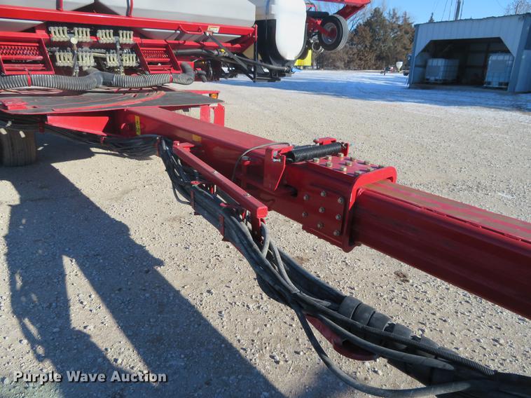 image for item DC0860 2012 Case IH 1240 Early Riser 16/31 split row planter