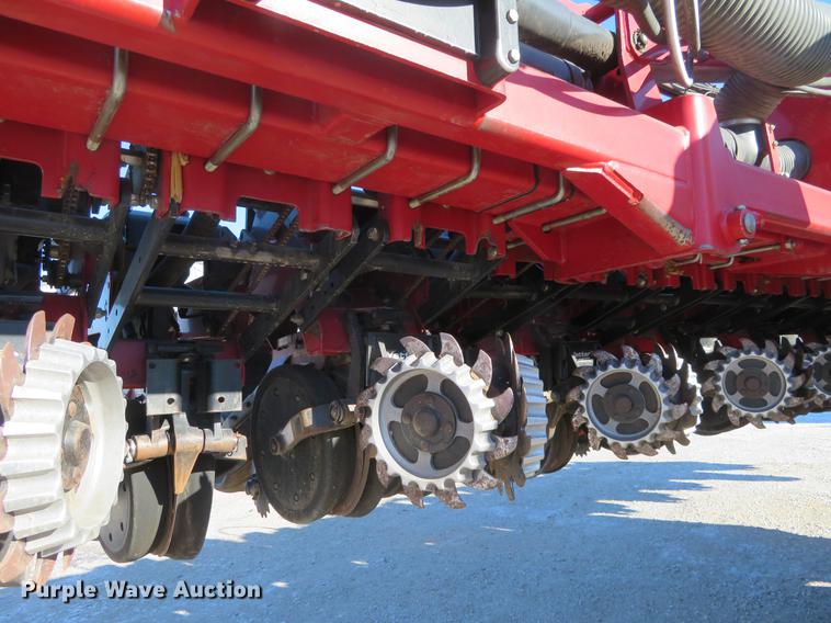 image for item DC0860 2012 Case IH 1240 Early Riser 16/31 split row planter