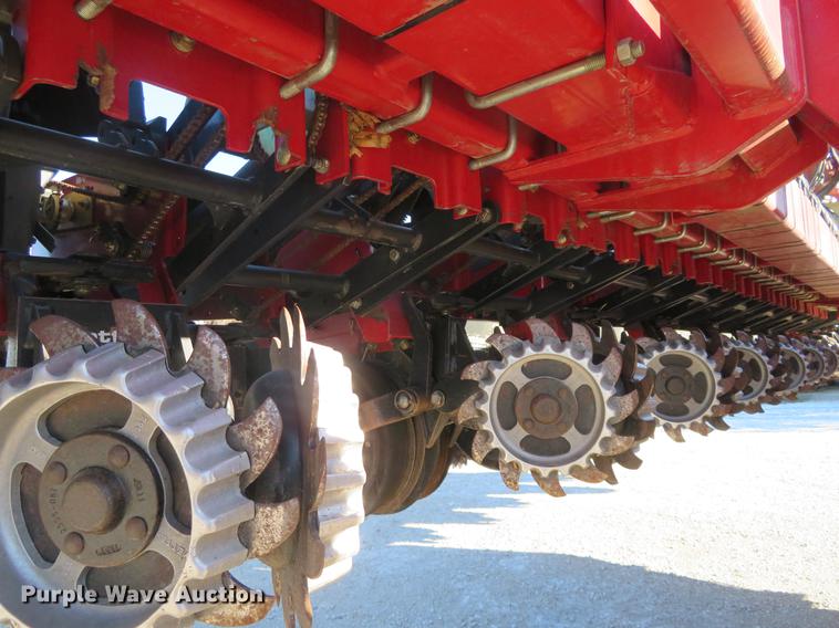 image for item DC0860 2012 Case IH 1240 Early Riser 16/31 split row planter