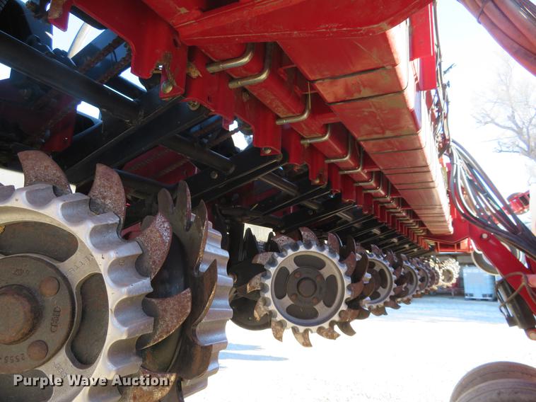 image for item DC0860 2012 Case IH 1240 Early Riser 16/31 split row planter