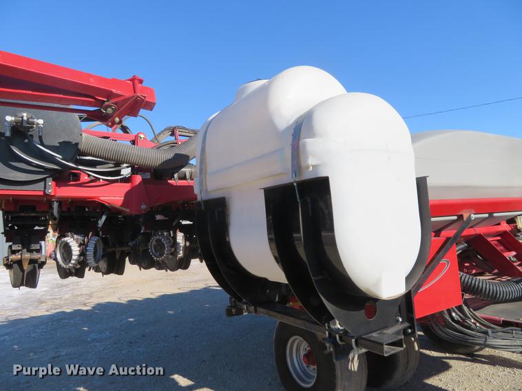 image for item DC0860 2012 Case IH 1240 Early Riser 16/31 split row planter