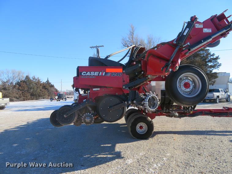 image for item DC0860 2012 Case IH 1240 Early Riser 16/31 split row planter