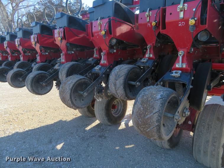 image for item DC0860 2012 Case IH 1240 Early Riser 16/31 split row planter