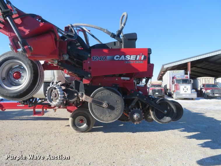 image for item DC0860 2012 Case IH 1240 Early Riser 16/31 split row planter