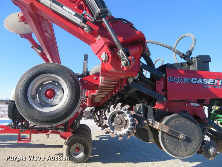 image for item DC0860 2012 Case IH 1240 Early Riser 16/31 split row planter