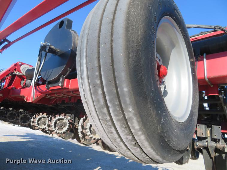 image for item DC0860 2012 Case IH 1240 Early Riser 16/31 split row planter