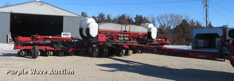 image for item DC0860 2012 Case IH 1240 Early Riser 16/31 split row planter