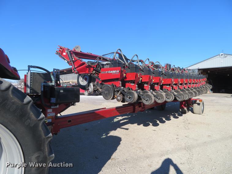 image for item DC0860 2012 Case IH 1240 Early Riser 16/31 split row planter