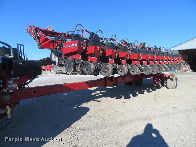 image for item DC0860 2012 Case IH 1240 Early Riser 16/31 split row planter