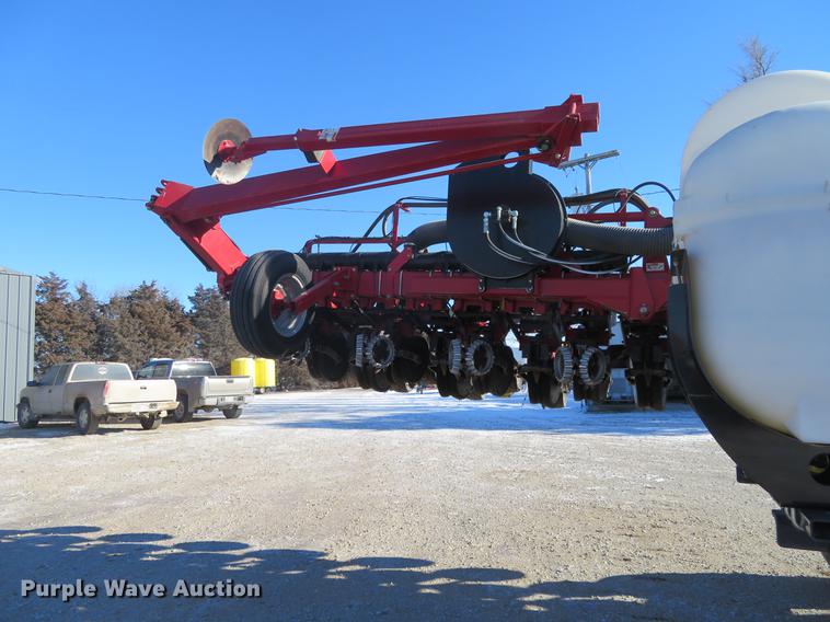 image for item DC0860 2012 Case IH 1240 Early Riser 16/31 split row planter