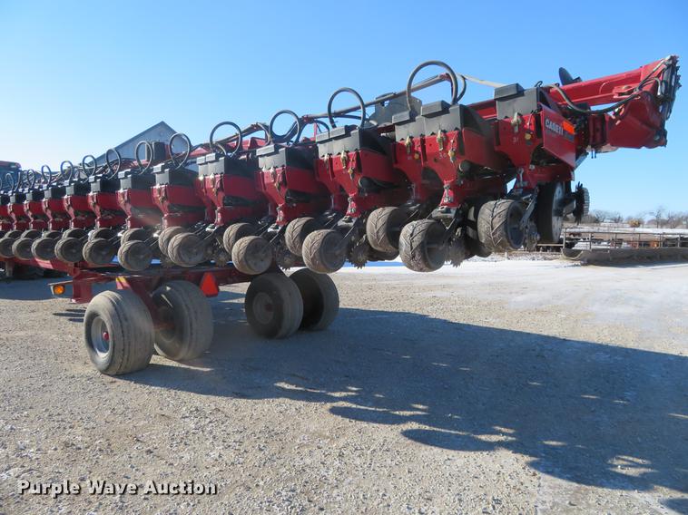 image for item DC0860 2012 Case IH 1240 Early Riser 16/31 split row planter