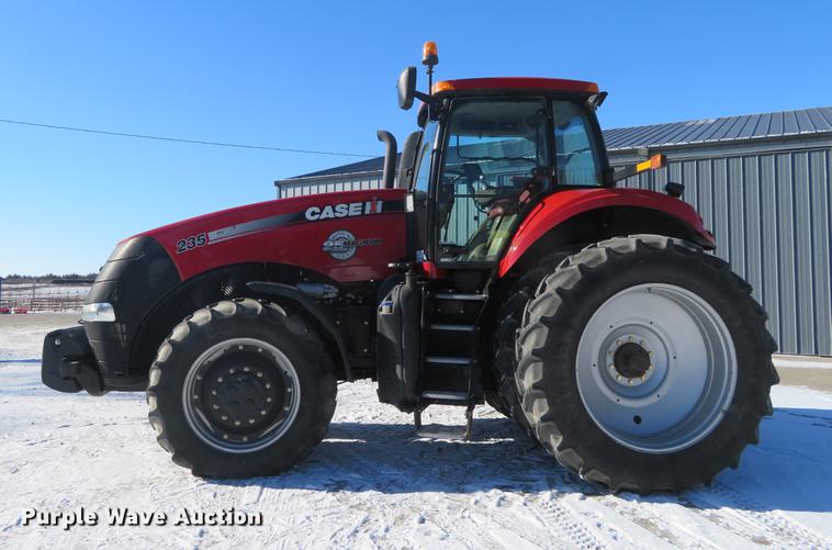 image for item DC0861 2013 Case IH Magnum 235 MFWD tractor