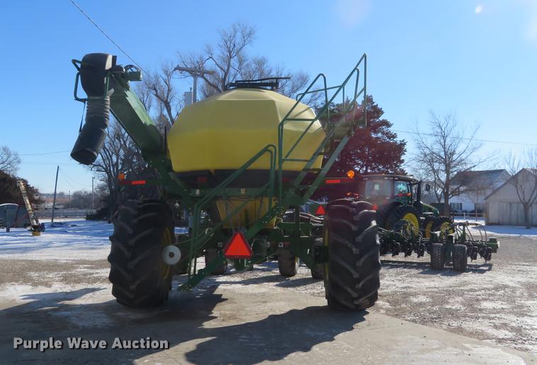 image for item DC0862 2013 John Deere 1890 air seeder
