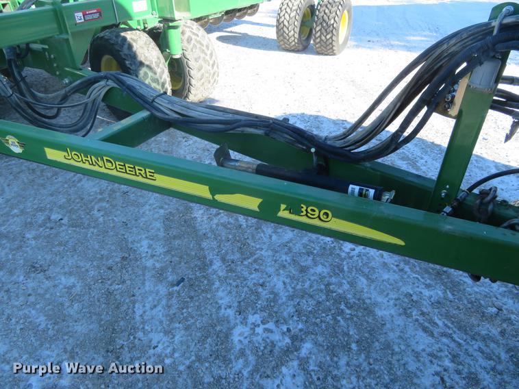 image for item DC0862 2013 John Deere 1890 air seeder