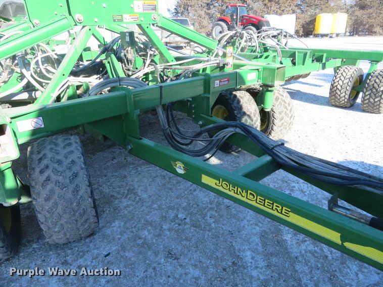 image for item DC0862 2013 John Deere 1890 air seeder