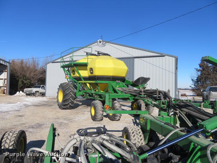 image for item DC0862 2013 John Deere 1890 air seeder