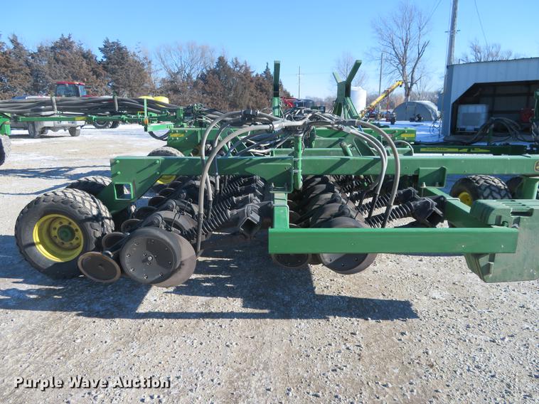 image for item DC0862 2013 John Deere 1890 air seeder