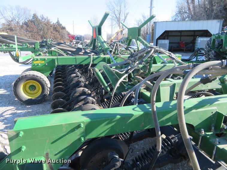 image for item DC0862 2013 John Deere 1890 air seeder