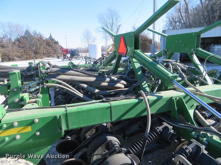 image for item DC0862 2013 John Deere 1890 air seeder