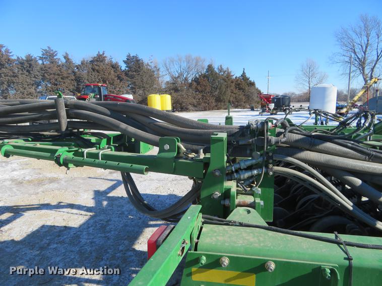 image for item DC0862 2013 John Deere 1890 air seeder
