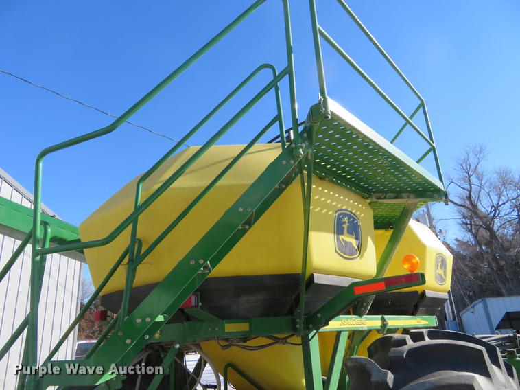 image for item DC0862 2013 John Deere 1890 air seeder