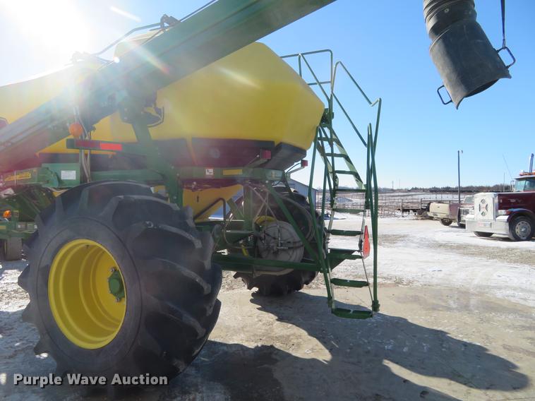 image for item DC0862 2013 John Deere 1890 air seeder
