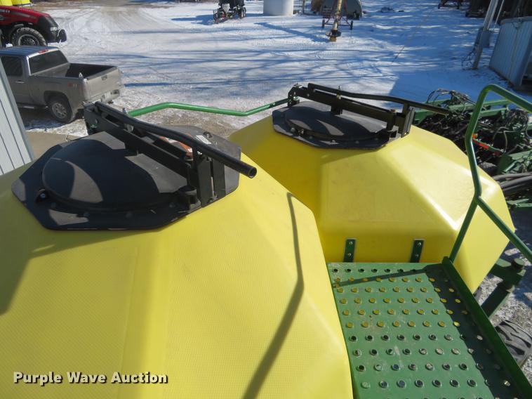 image for item DC0862 2013 John Deere 1890 air seeder