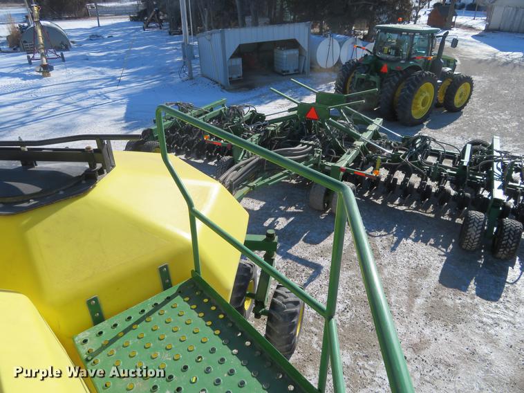 image for item DC0862 2013 John Deere 1890 air seeder