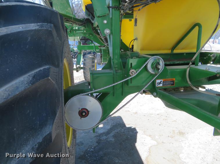 image for item DC0862 2013 John Deere 1890 air seeder