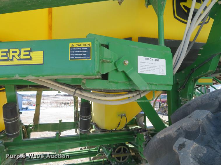 image for item DC0862 2013 John Deere 1890 air seeder