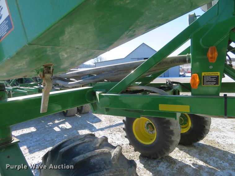 image for item DC0862 2013 John Deere 1890 air seeder