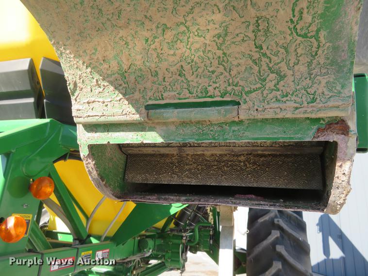 image for item DC0862 2013 John Deere 1890 air seeder