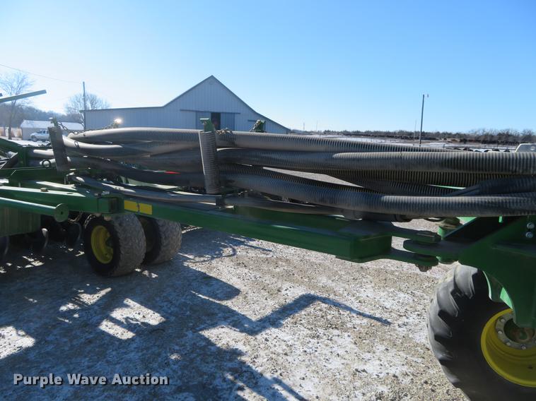 image for item DC0862 2013 John Deere 1890 air seeder