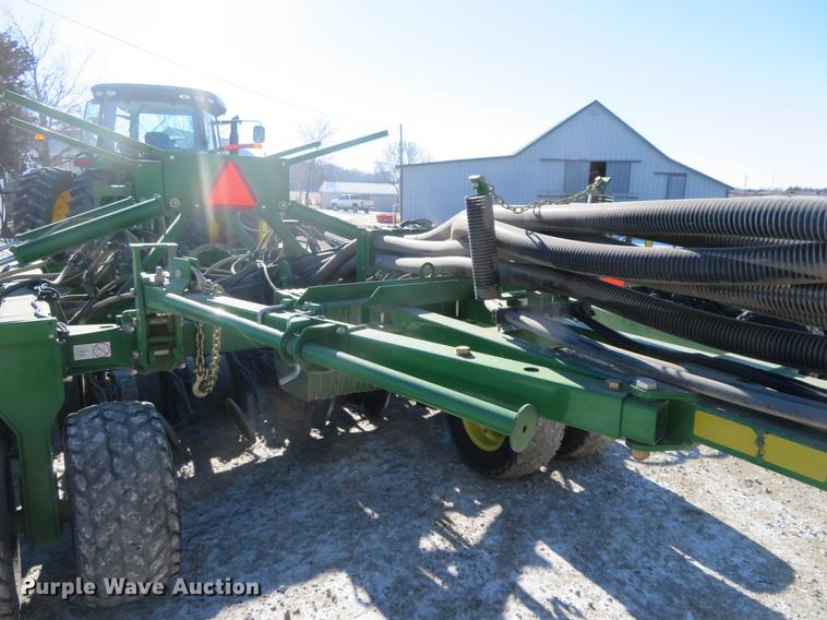 image for item DC0862 2013 John Deere 1890 air seeder