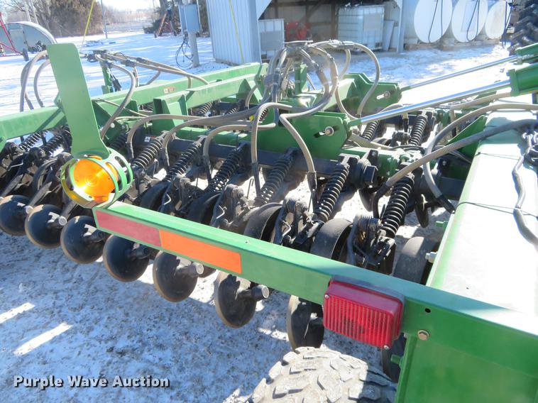 image for item DC0862 2013 John Deere 1890 air seeder