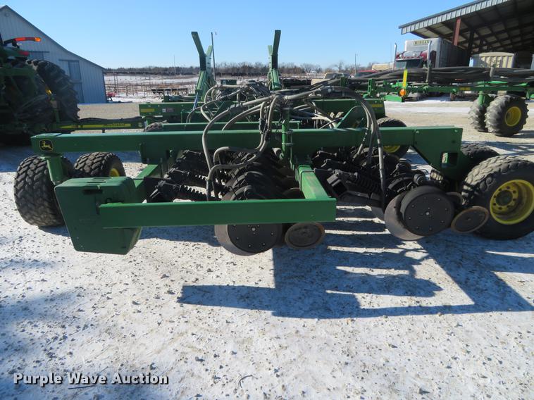 image for item DC0862 2013 John Deere 1890 air seeder