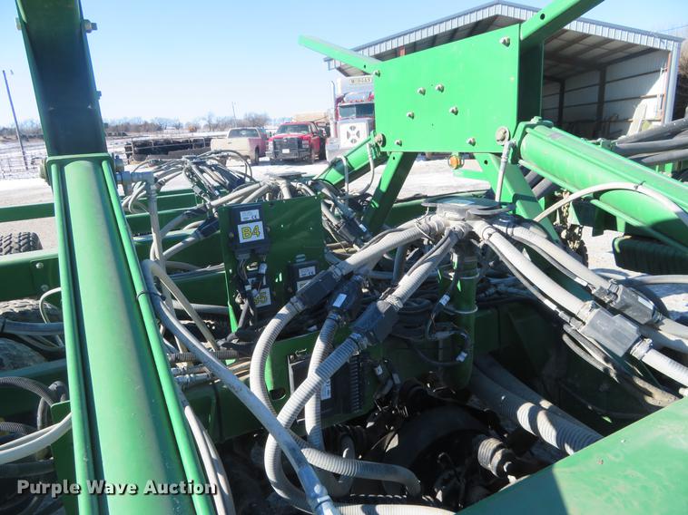 image for item DC0862 2013 John Deere 1890 air seeder