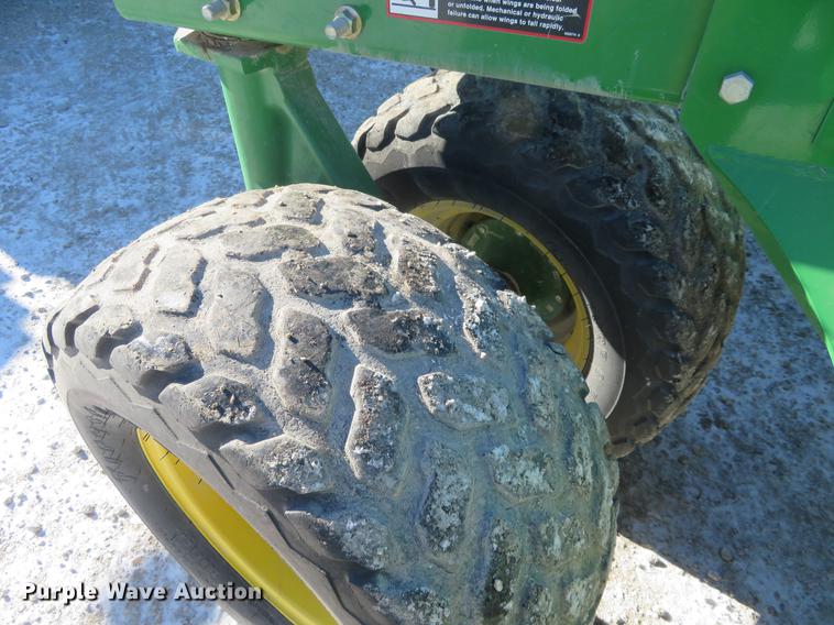 image for item DC0862 2013 John Deere 1890 air seeder