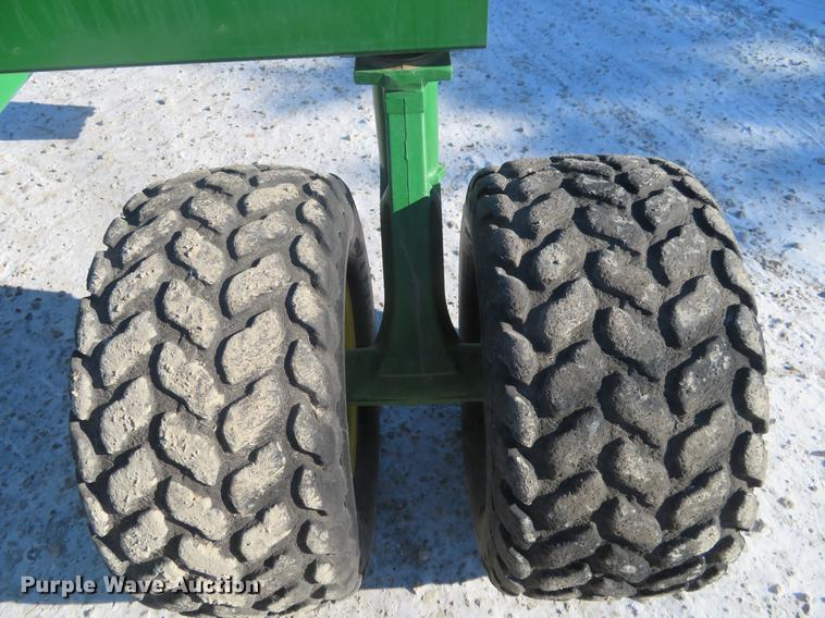 image for item DC0862 2013 John Deere 1890 air seeder