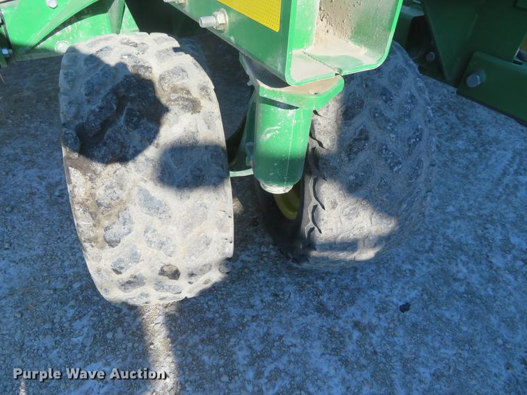 image for item DC0862 2013 John Deere 1890 air seeder